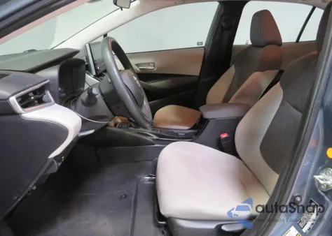 2021 Toyota Corolla Le z USA, uszkodzony, nr VIN 5YFEPMAE7MP147110